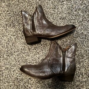 Seychelles Silver Metallic Ankle Boots / Booties
